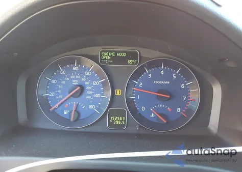 2011 Volvo C30 T5/T5 R-Design z USA, uszkodzony, nr VIN YV1672MK7B2238541